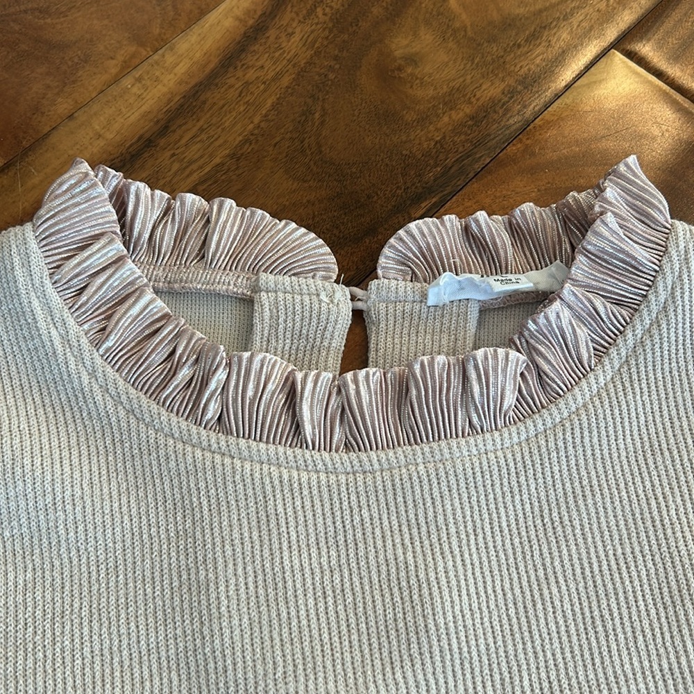 MUST GO!! Cute Pink blouse - Picture 3 of 9